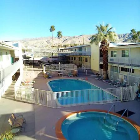Sandpiper Springs Retreat & Spa Desert Hot Springs Exterior photo